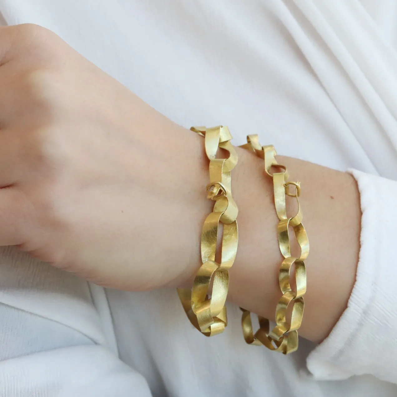 18K Gold Handmade Wide "Mobius" Link Bracelet
