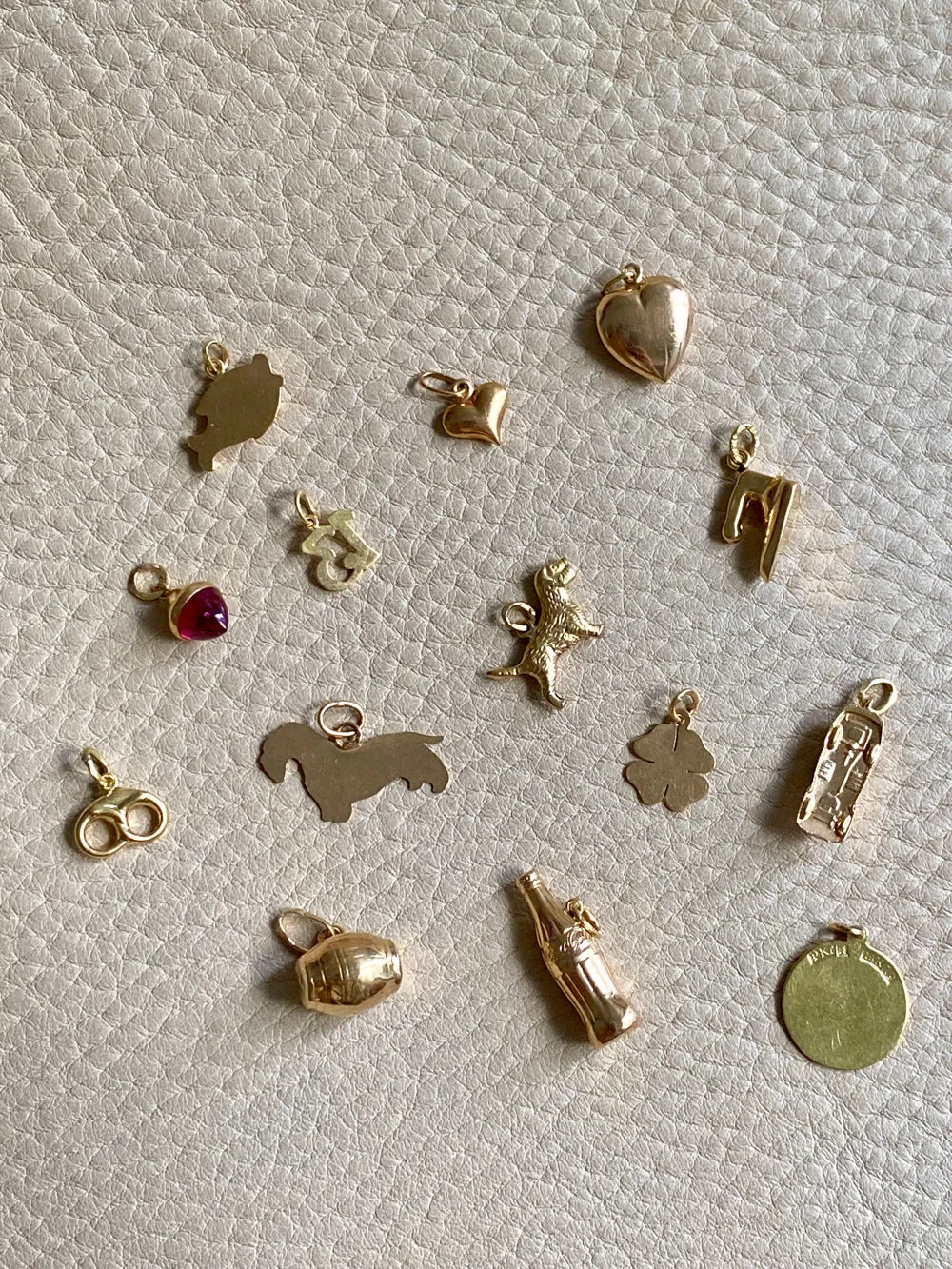 18k gold Swedish vintage charm or pendant - Pisces Fish