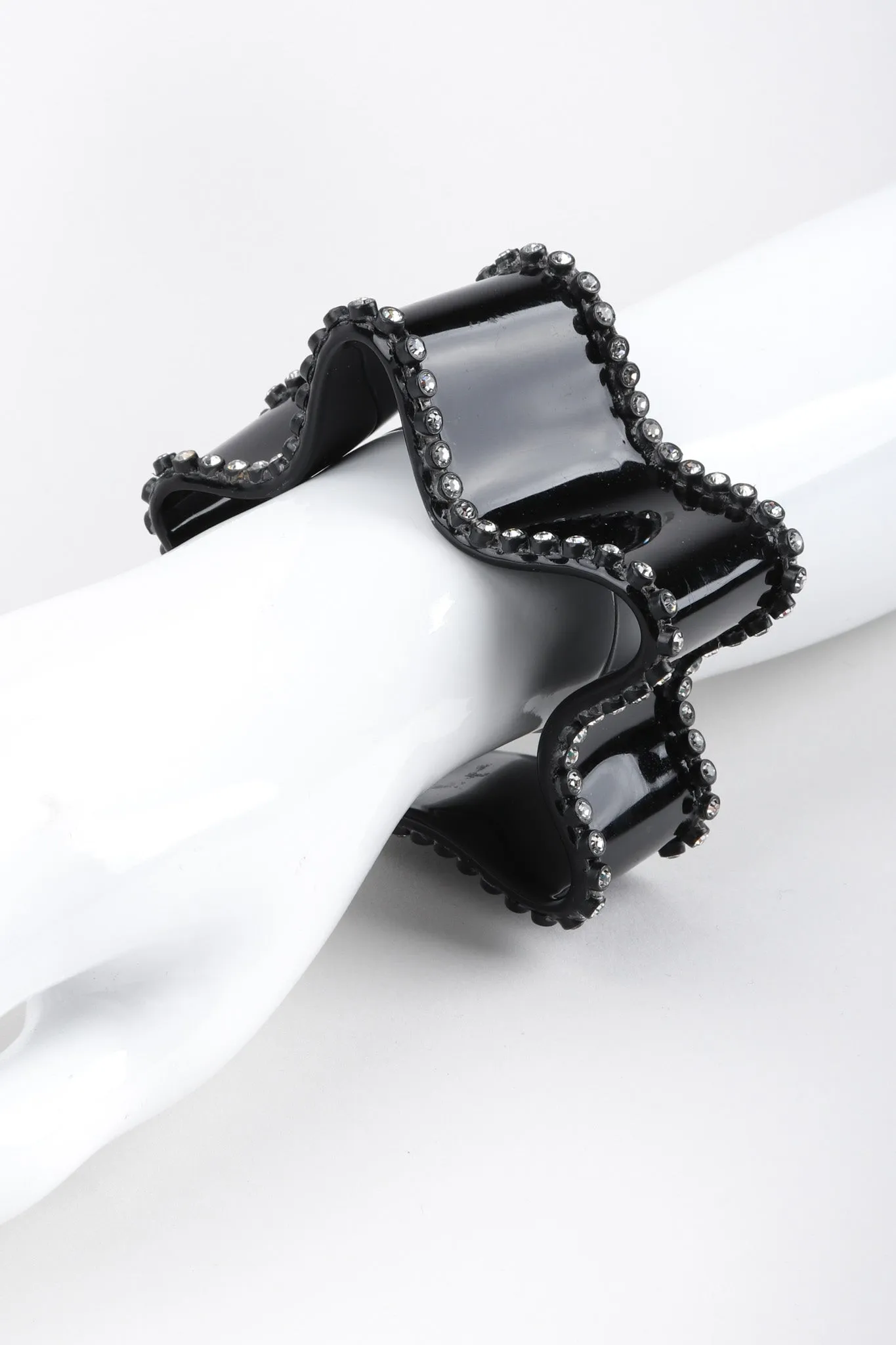 Abstract Cuff