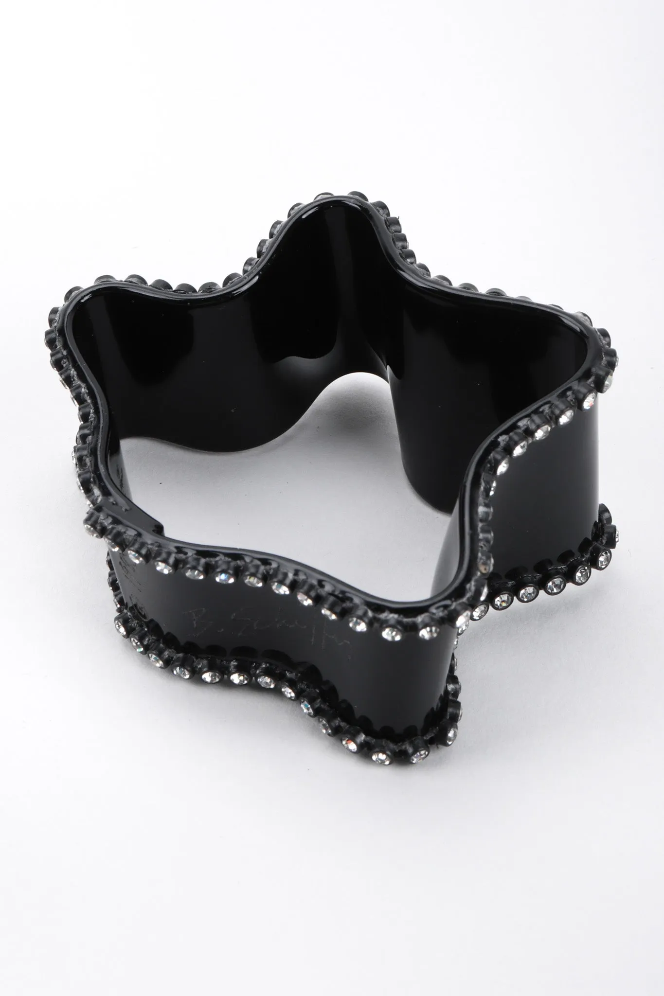 Abstract Cuff