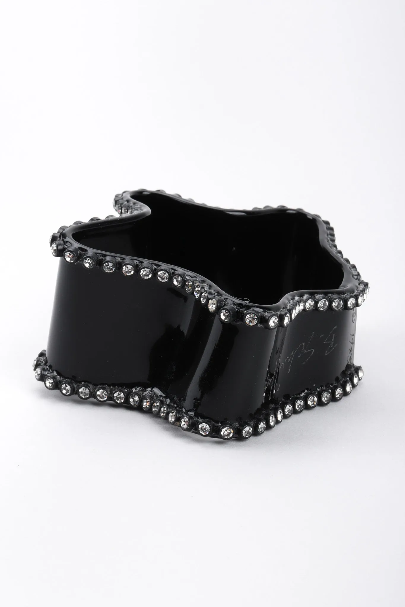 Abstract Cuff