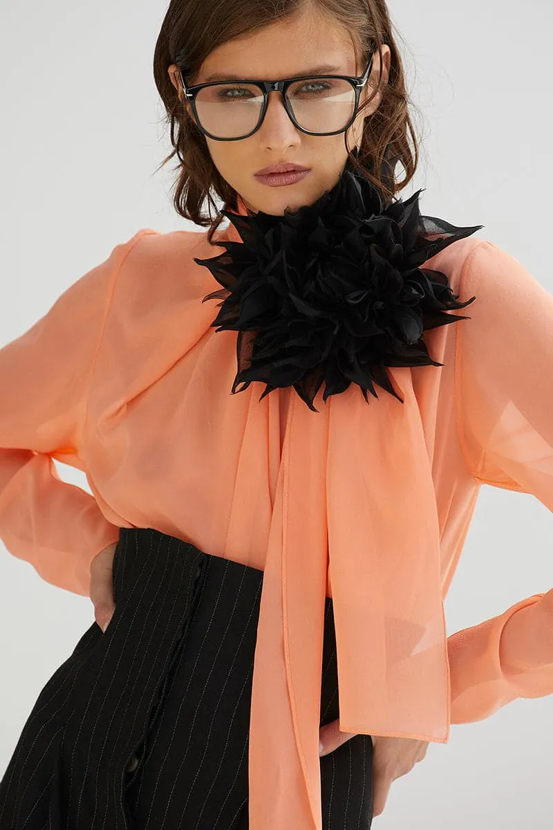BLACK FLOWER BROOCH