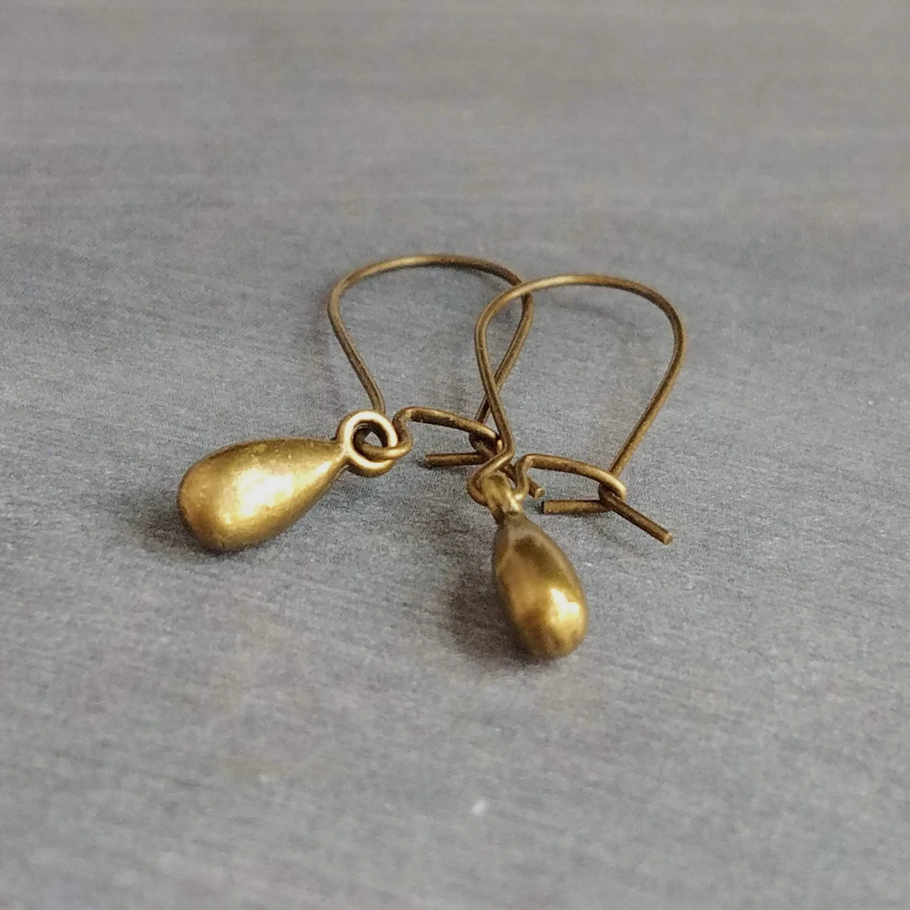 Bronze Drop Earrings, small drop earring, brass teardrop earring, simple teardrop earring, little brass drop earring, latching kidney hook