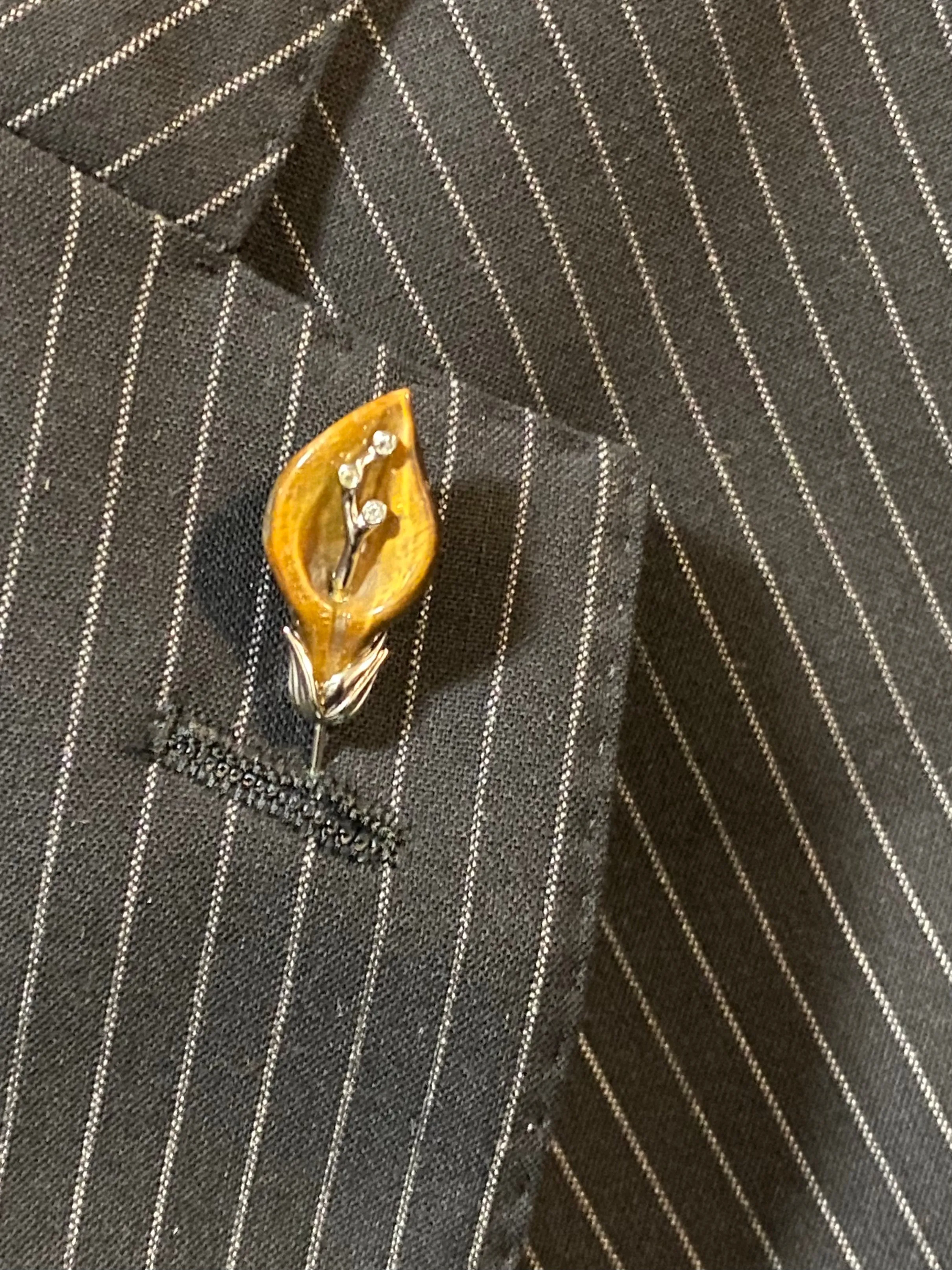 Calas Flower Pin Palladium Plated with Tiger Eye