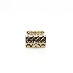 chanel bag brooch with pearl in ghw