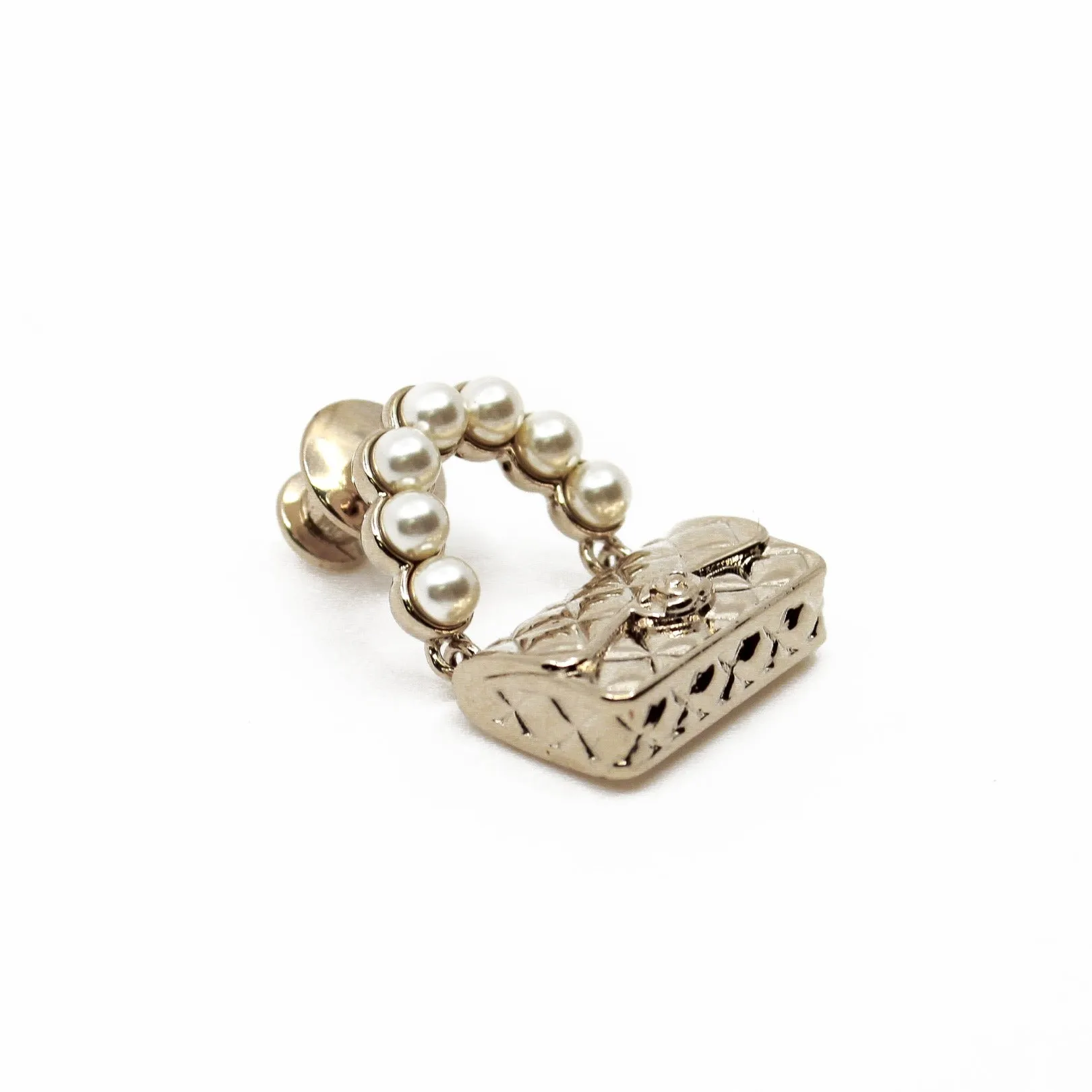 chanel bag brooch with pearl in ghw