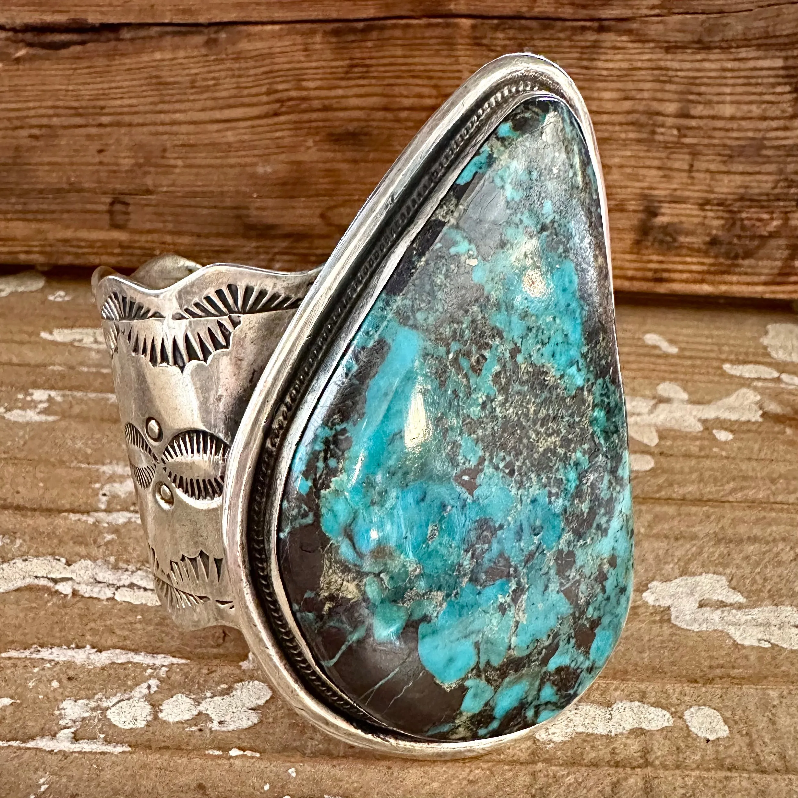 CHIMNEY BUTTE Navajo Large Turquoise & Silver Cuff