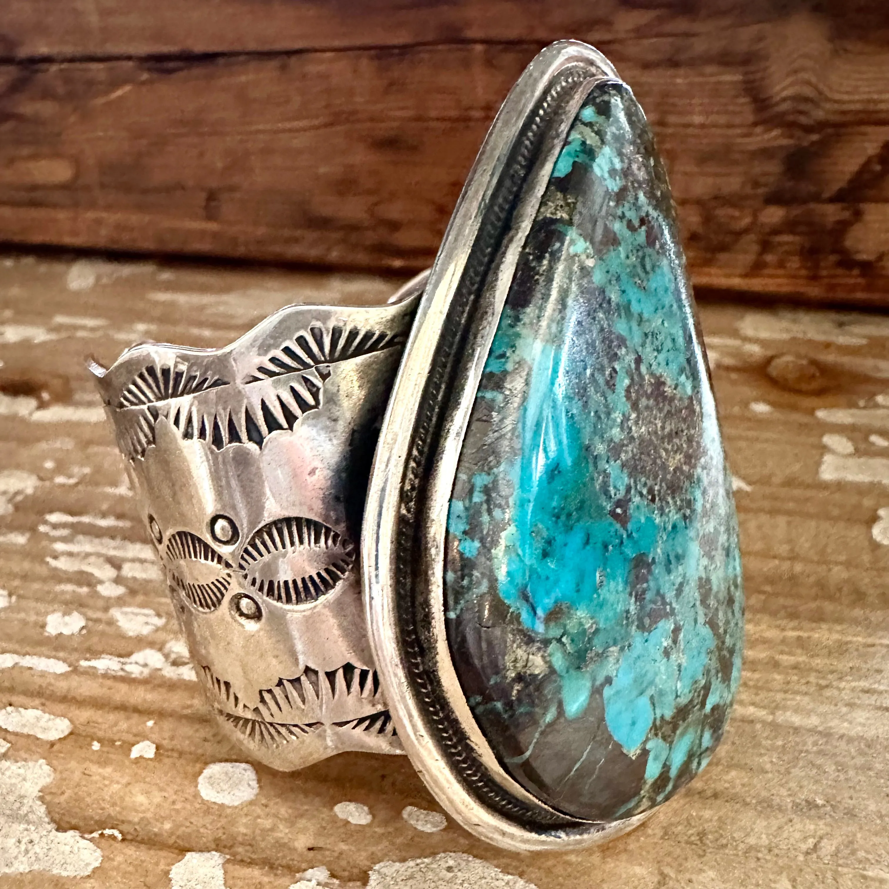 CHIMNEY BUTTE Navajo Large Turquoise & Silver Cuff