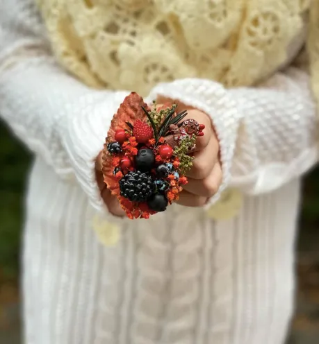 Christmas flower brooch Forest wedding brooch with berries Gingerbread brooch Woodland Bridal flower brooch Magaela accessories Coat brooch