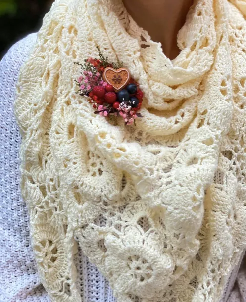 Christmas flower brooch Forest wedding brooch with berries Gingerbread brooch Woodland Bridal flower brooch Magaela accessories Coat brooch