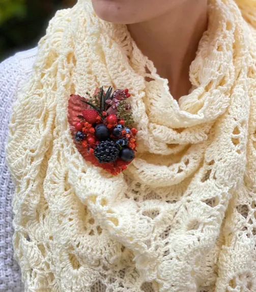 Christmas flower brooch Forest wedding brooch with berries Gingerbread brooch Woodland Bridal flower brooch Magaela accessories Coat brooch