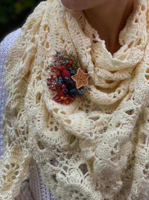 Christmas flower brooch Forest wedding brooch with berries Gingerbread brooch Woodland Bridal flower brooch Magaela accessories Coat brooch