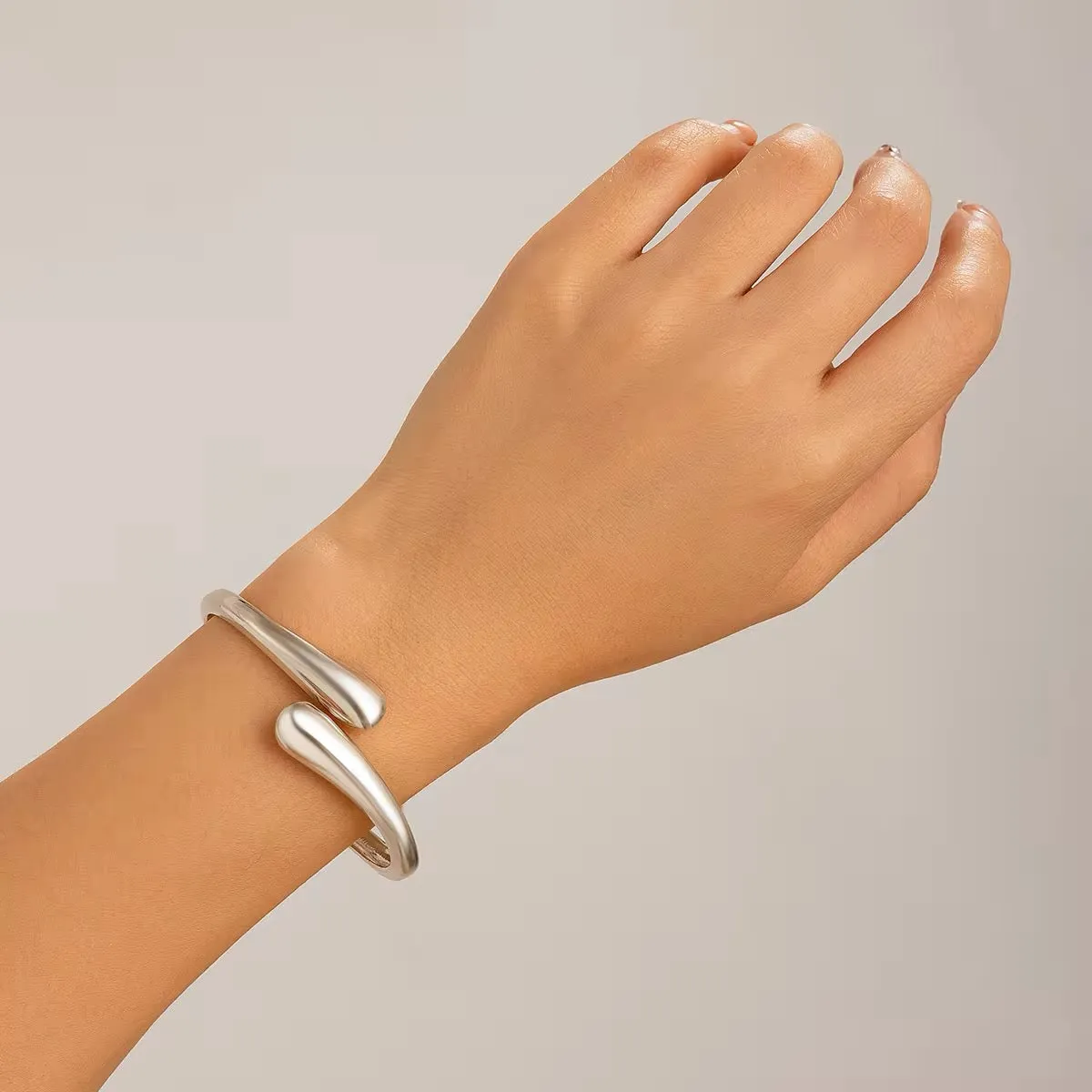 Classic Simple Charm Smooth Metal Water Drop Shaped Bangles