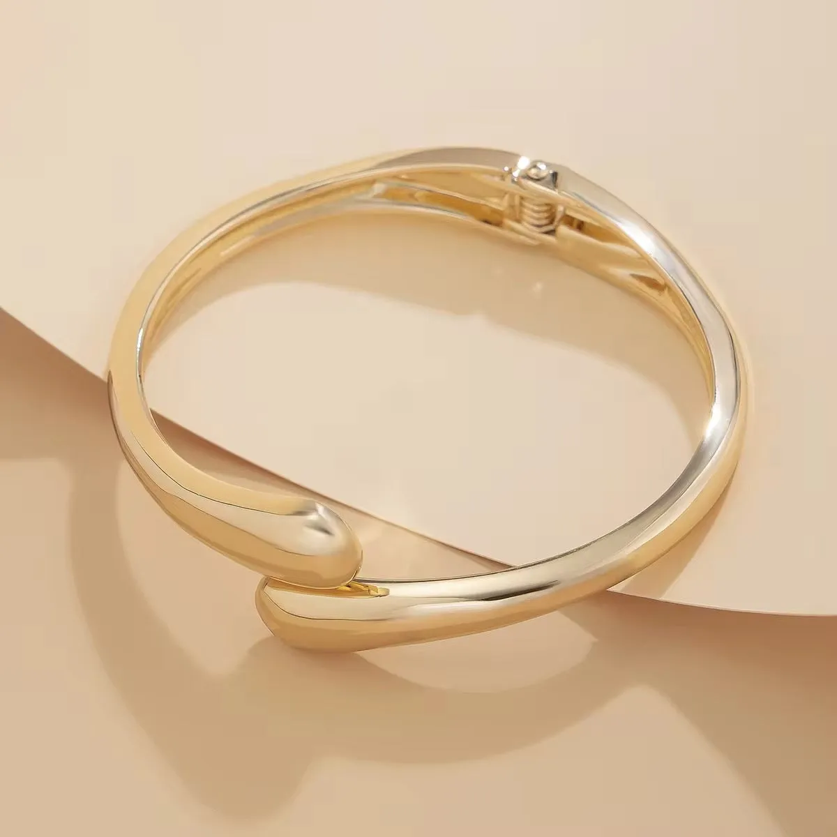 Classic Simple Charm Smooth Metal Water Drop Shaped Bangles