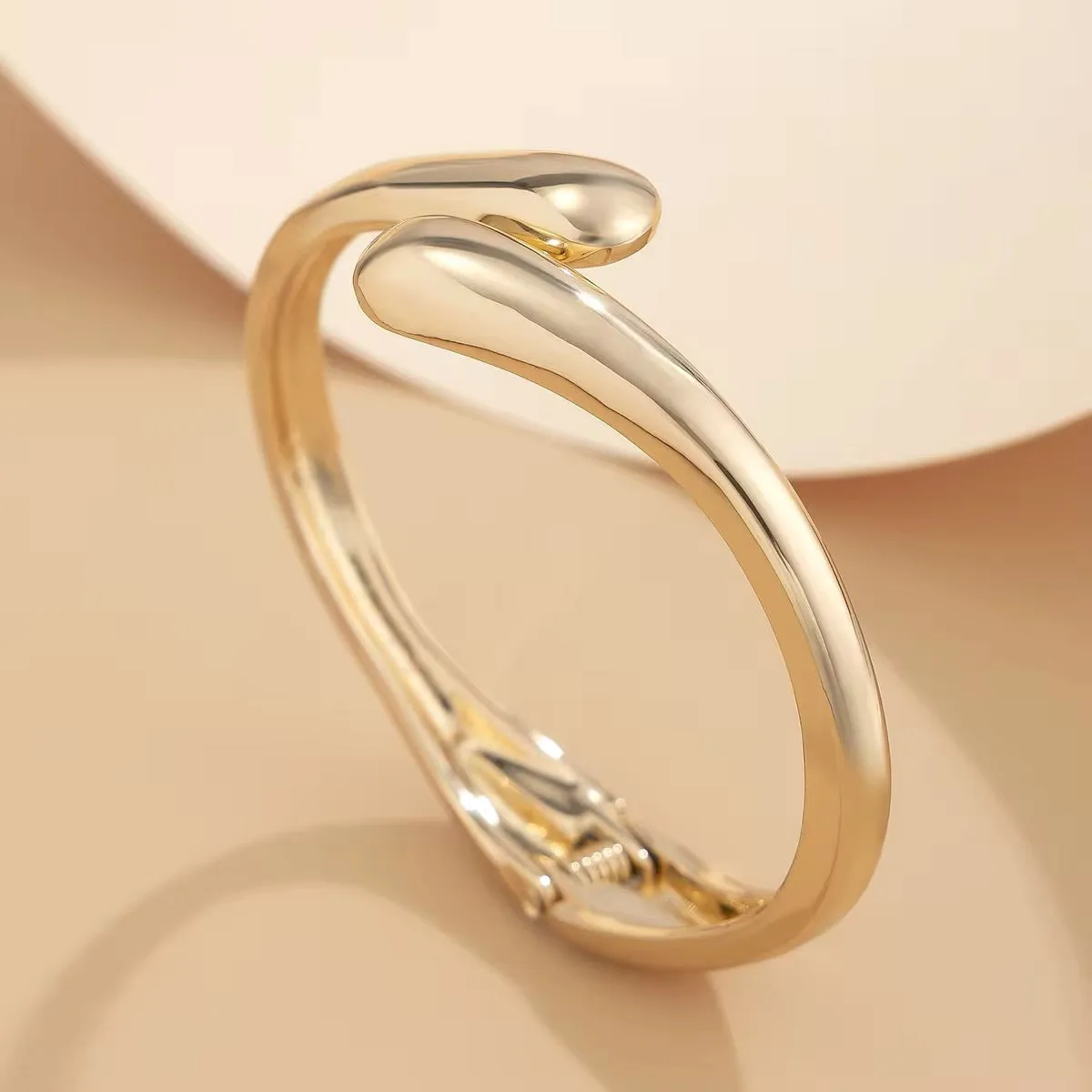 Classic Simple Charm Smooth Metal Water Drop Shaped Bangles