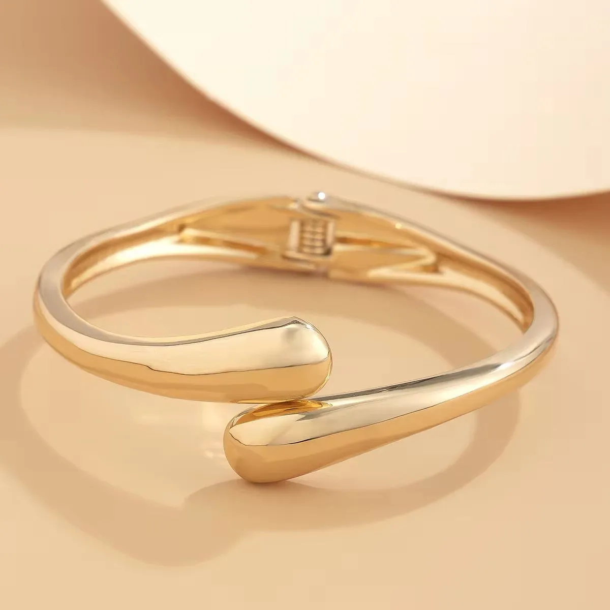 Classic Simple Charm Smooth Metal Water Drop Shaped Bangles