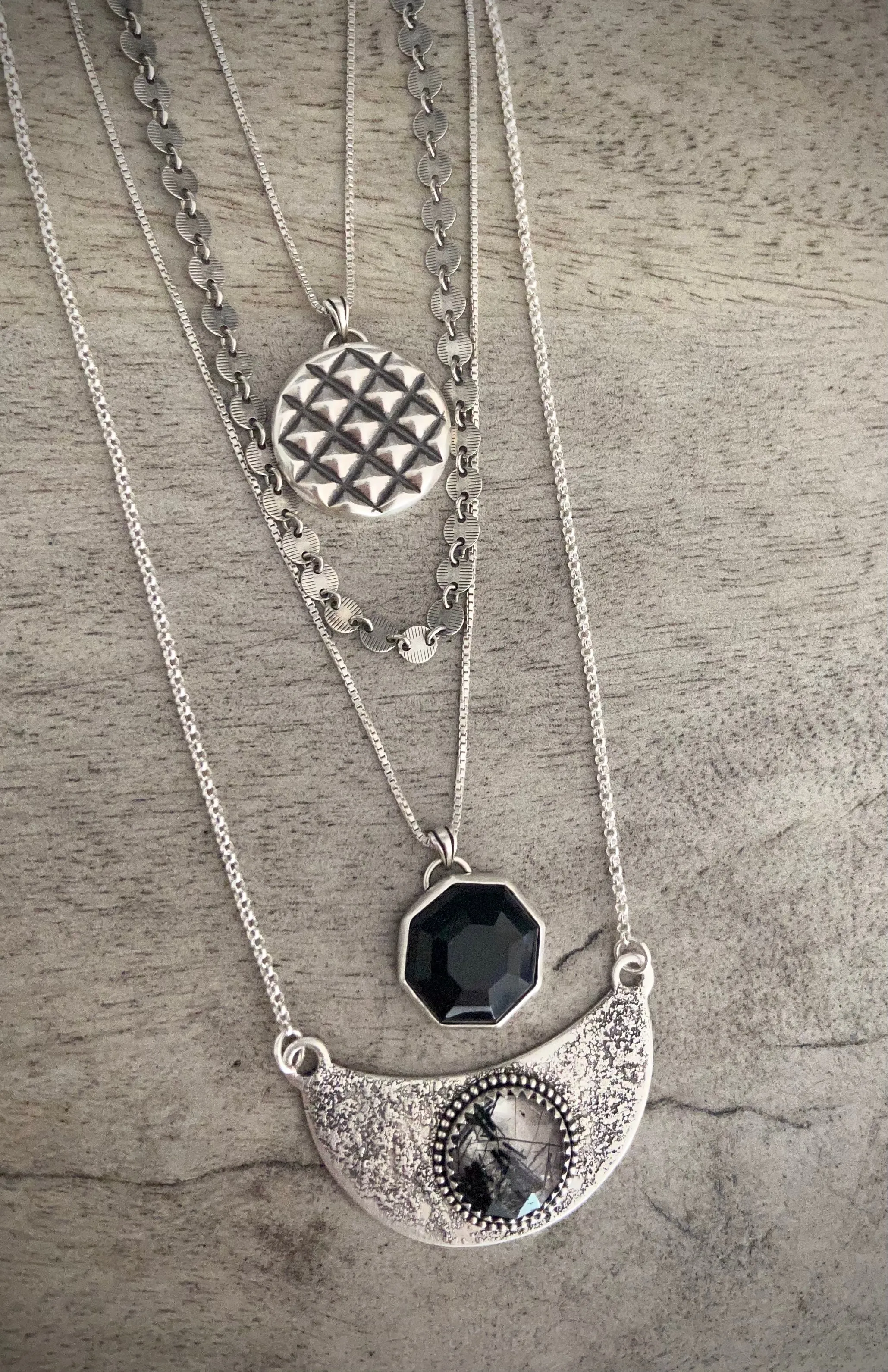 Disc Choker Necklace
