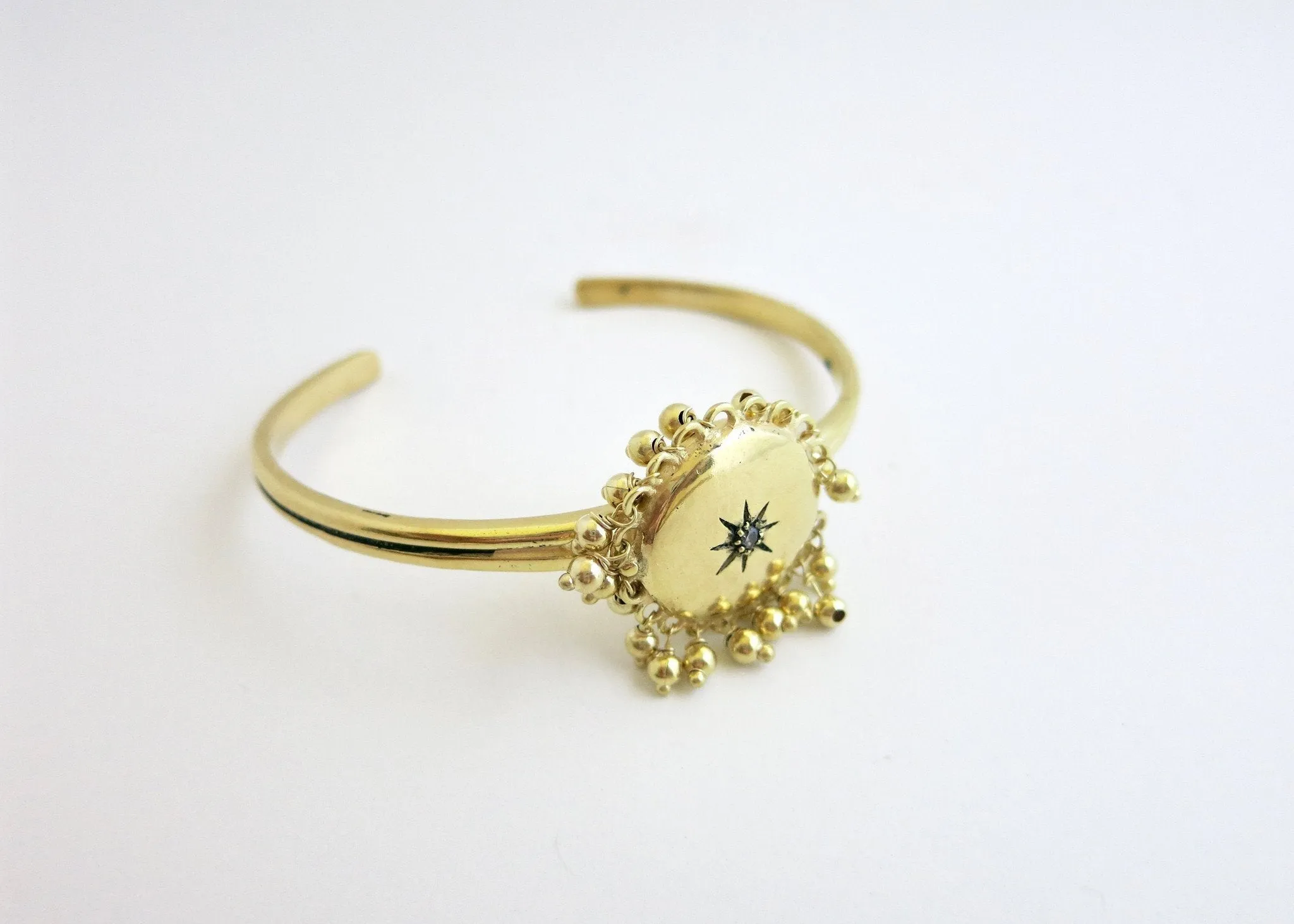 Elegant, vintage inspired, gold-plated brass round locket bracelet