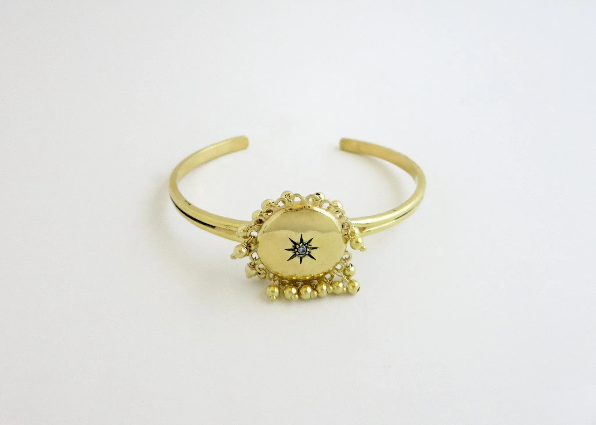 Elegant, vintage inspired, gold-plated brass round locket bracelet