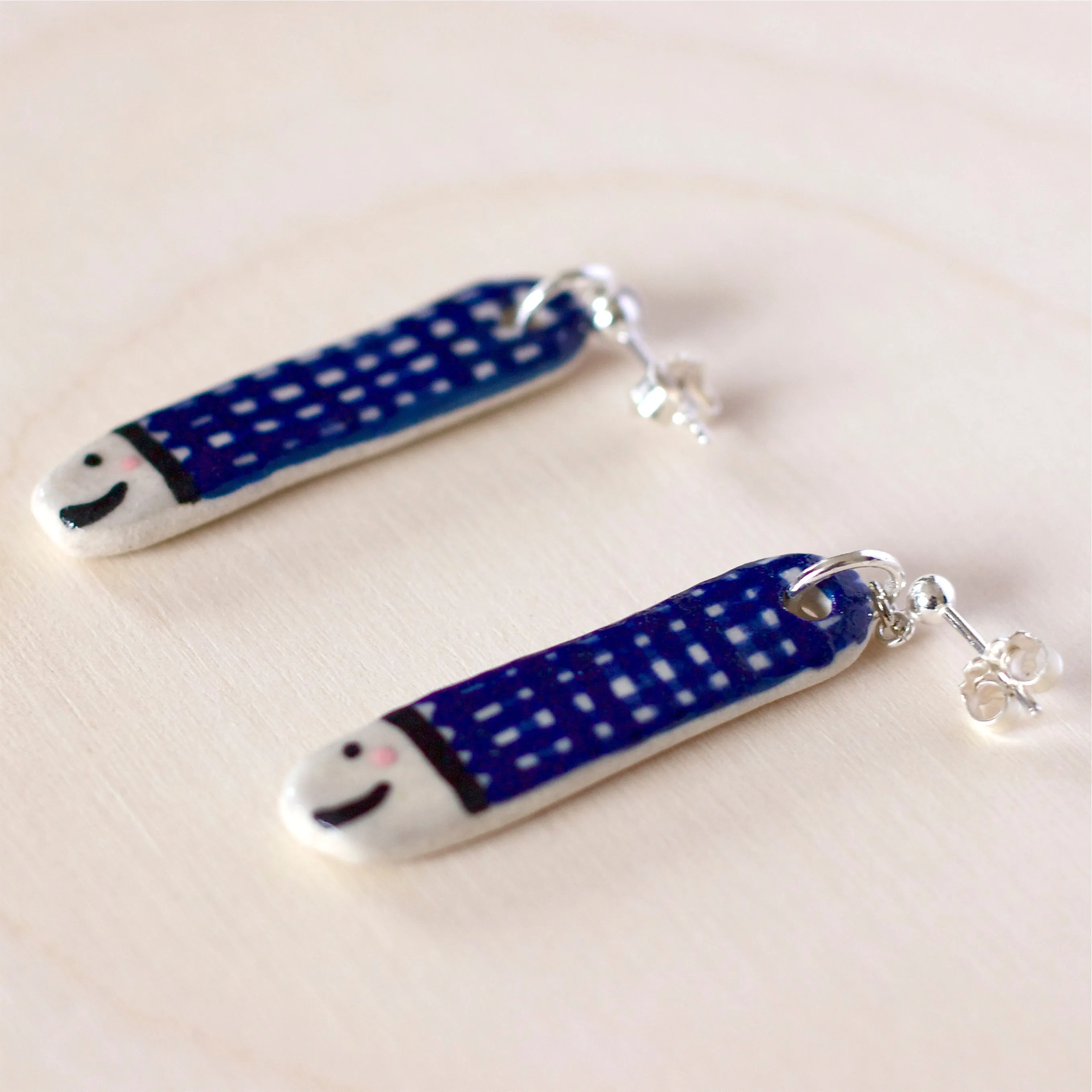 FISHEE EARRINGS - BLUE CHECK