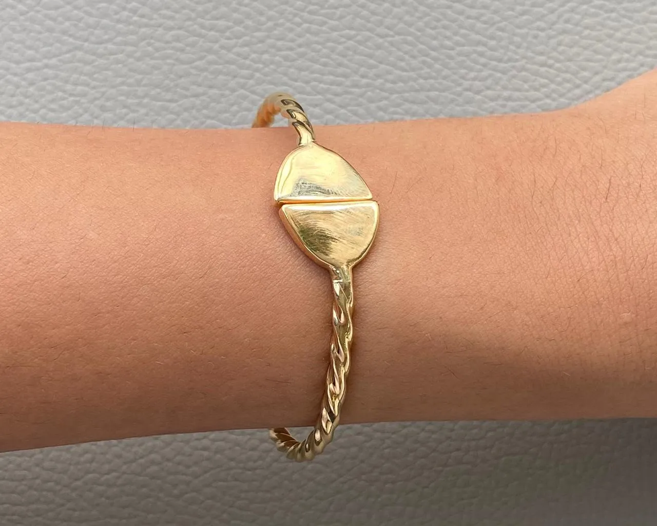 Gold Bangles - Pure Gold Jewelry in Lebanon