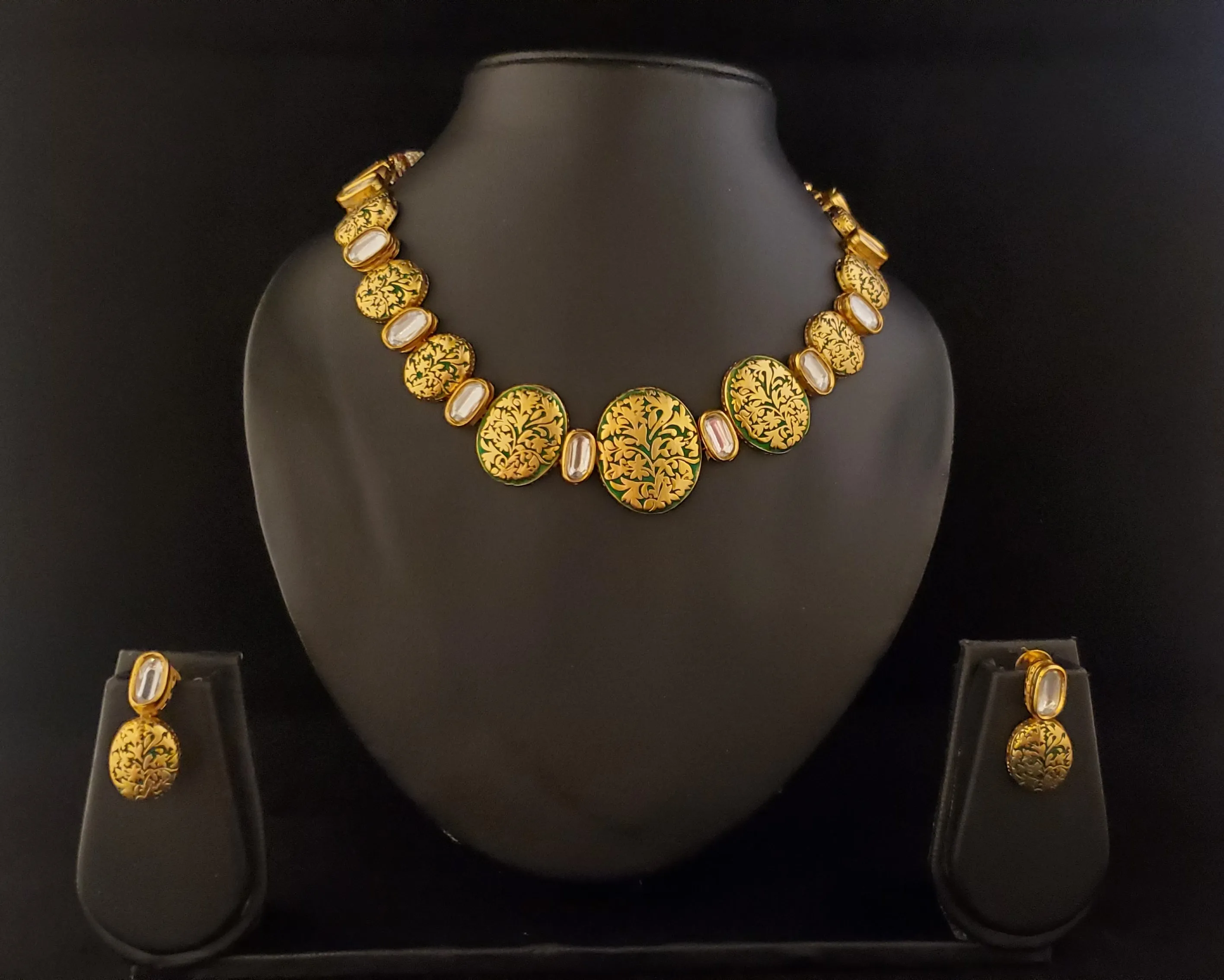 Gold Kundan Choker Set