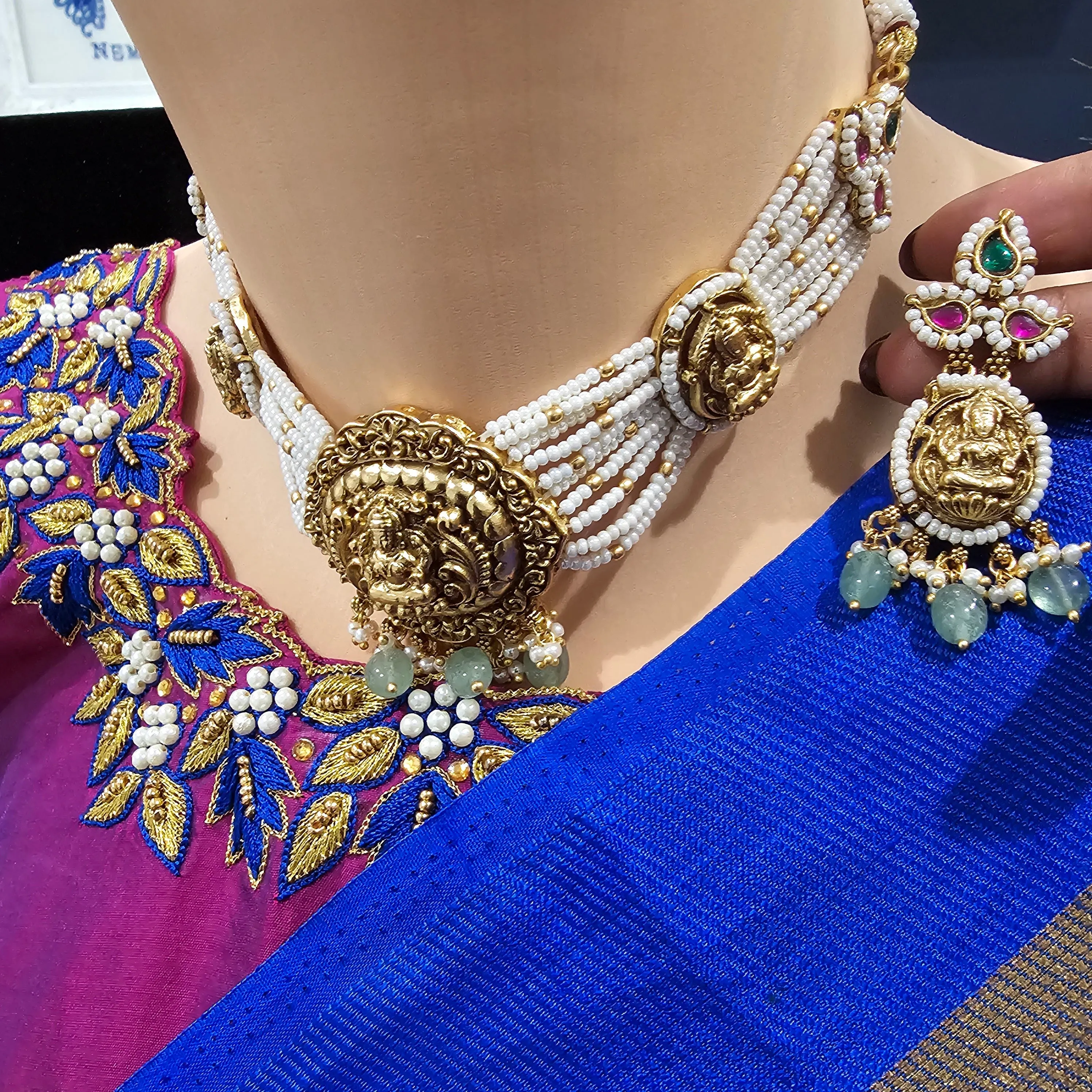 Lakshmi Nakshi Choker