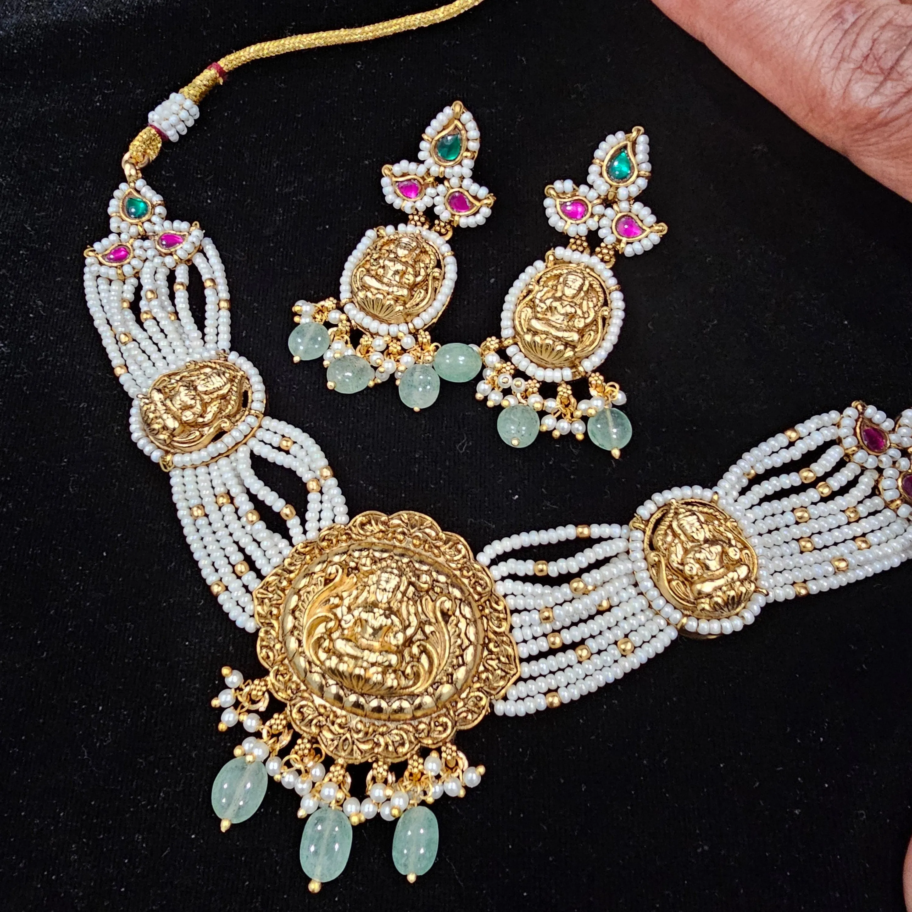 Lakshmi Nakshi Choker