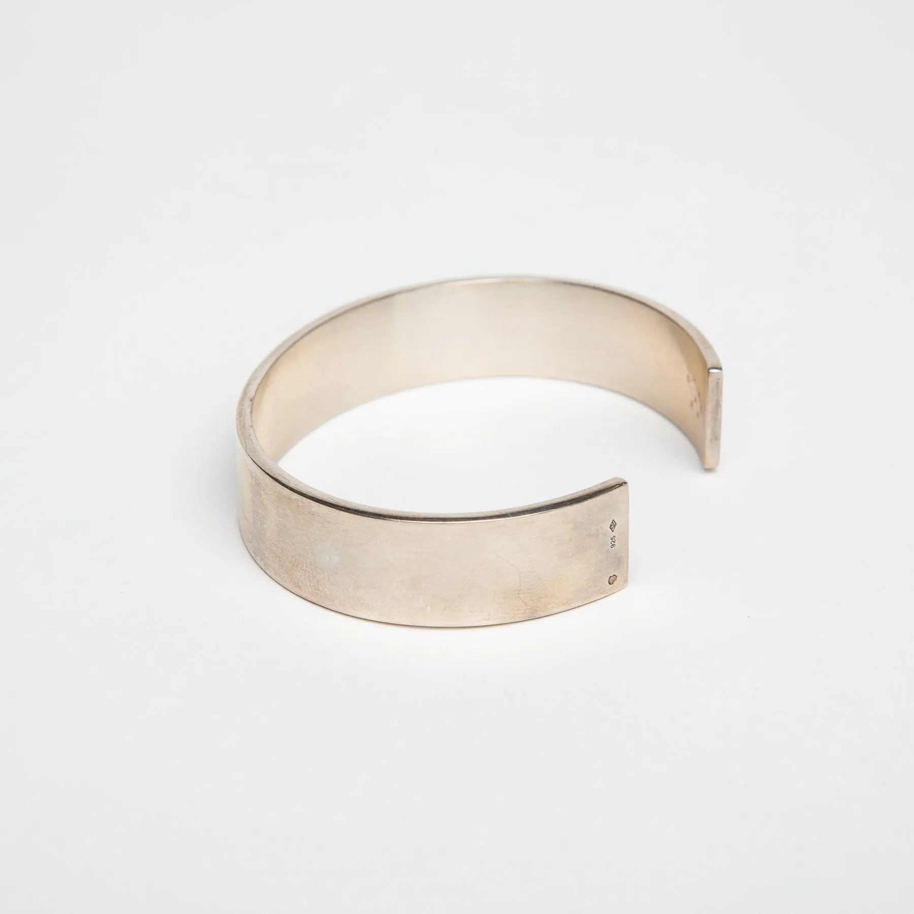 LE GRAMME | 41G POLISHED SILVER RIBBON CUFF BRACELET
