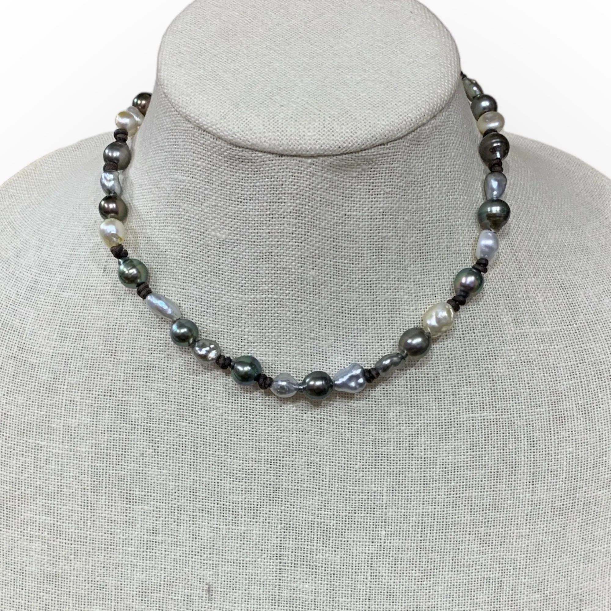 Lola Choker