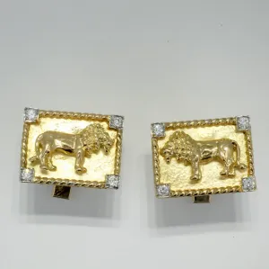Mans 18kt Gold Lion Body Cuff Links with Diamond Corners