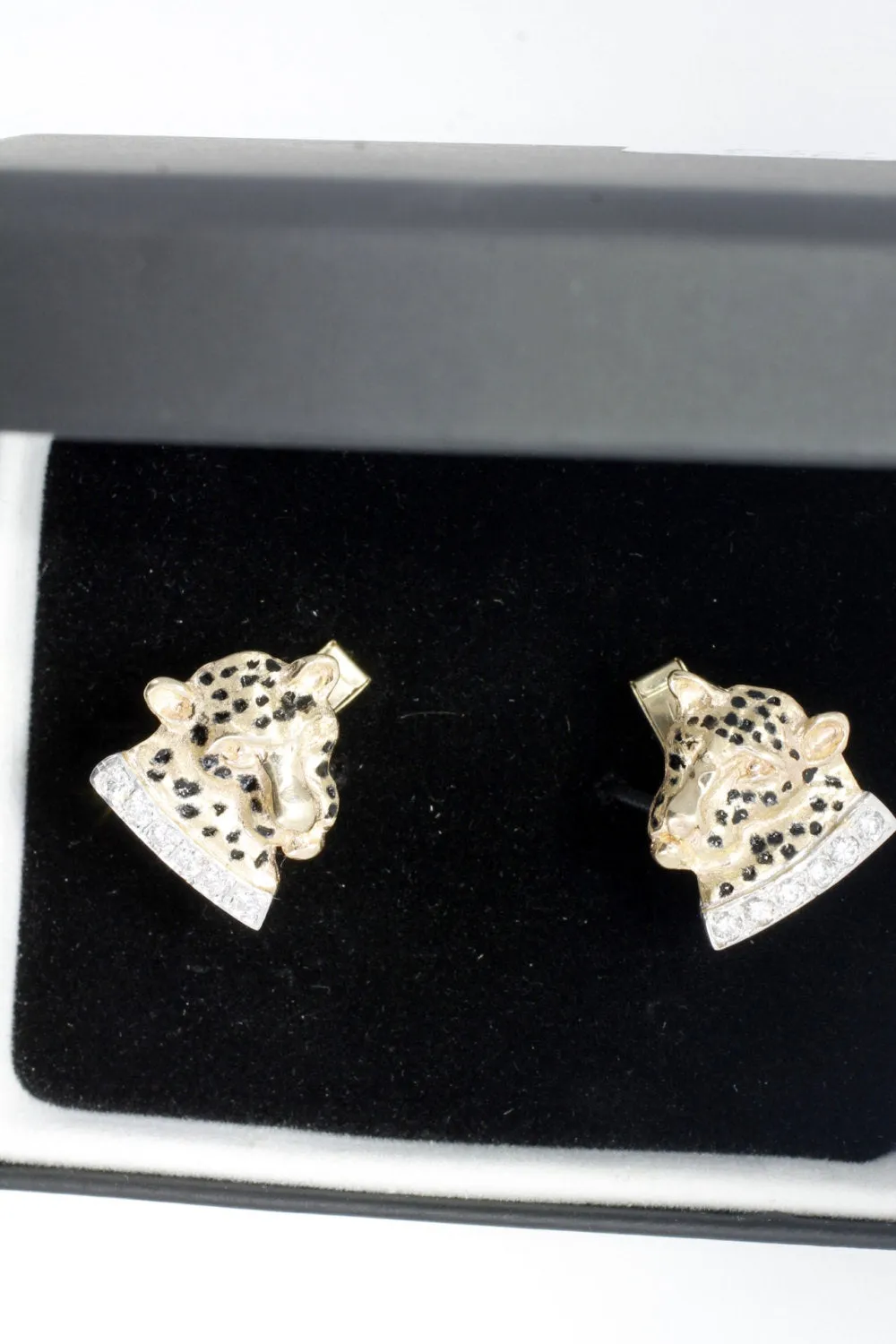 Mans Leopard Cuff Links in 14kt Yellow Gold with diamond collars