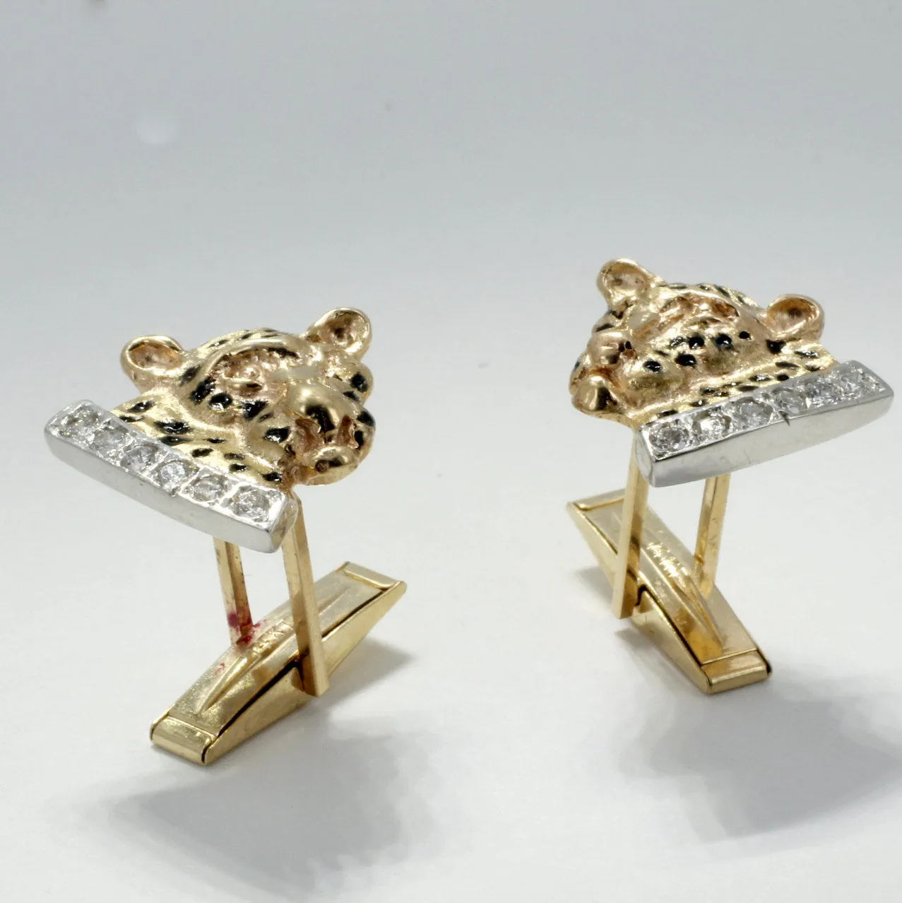 Mans Leopard Cuff Links in 14kt Yellow Gold with diamond collars