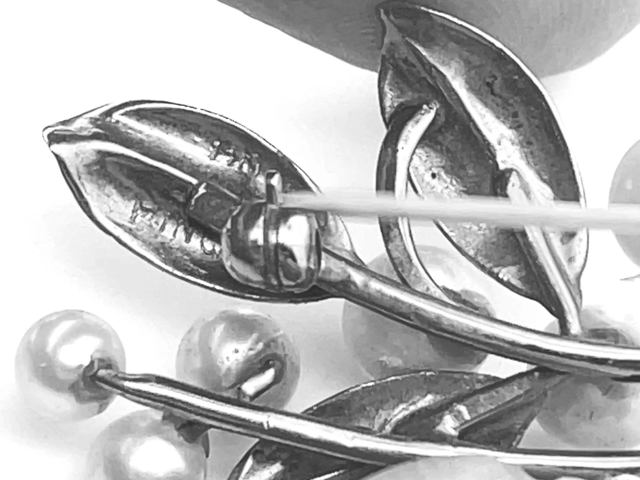 Mings Akoya Pearl and Leaf Branch Brooch in 14k Yellow Gold