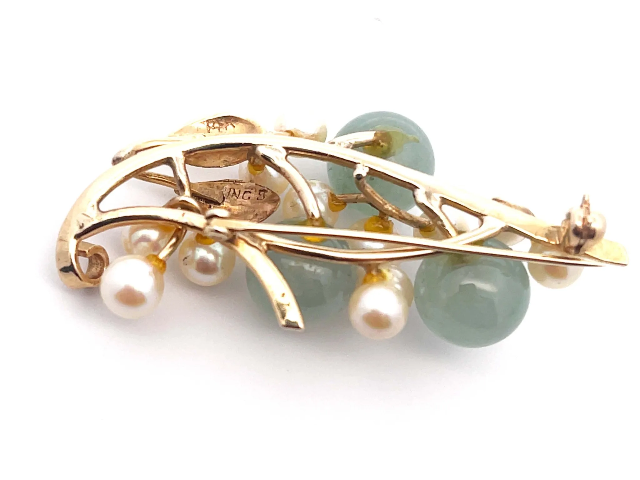 Mings Round Jade Leaf and Pearl Brooch in 14k Yellow Gold