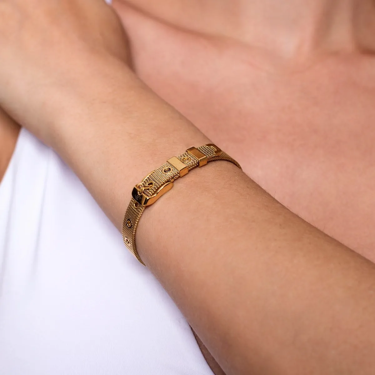 Minimalist | 18k Gold | Buckle Bracelet