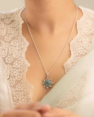 Moh Fine Turquoise Flower Beaded Pendant