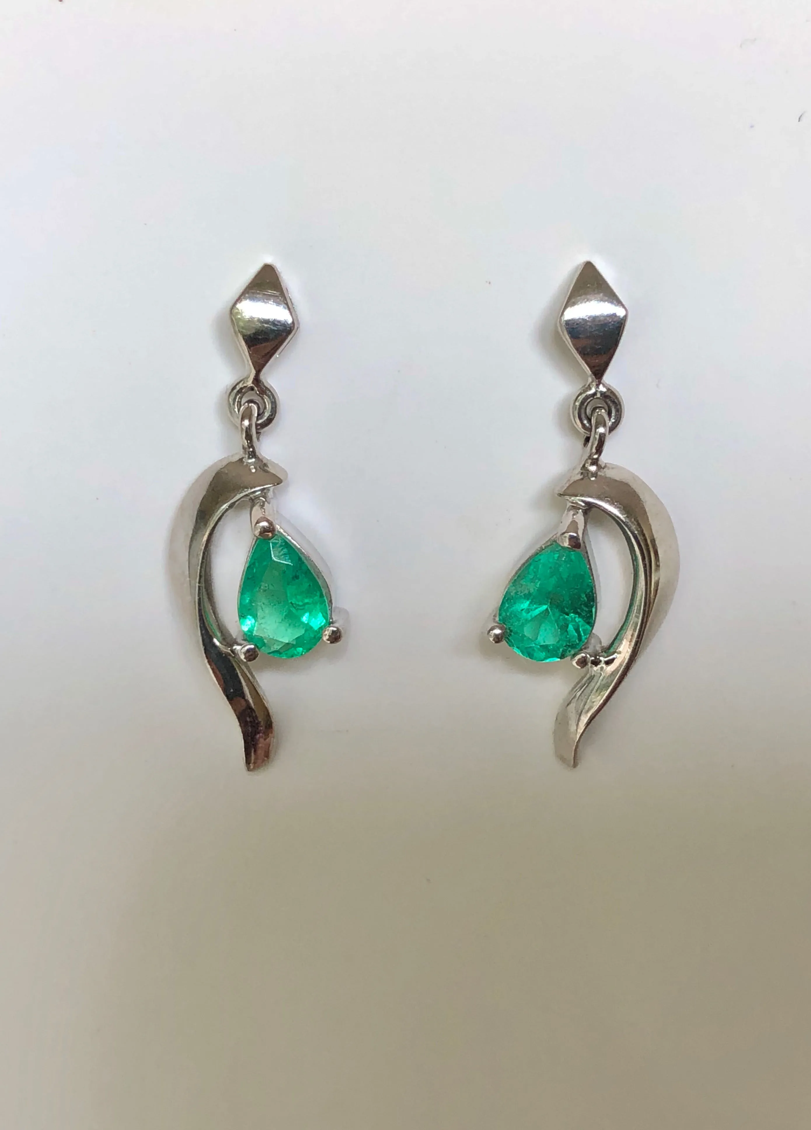 Natural Colombian Emerald Dangle Earrings 18K Gold