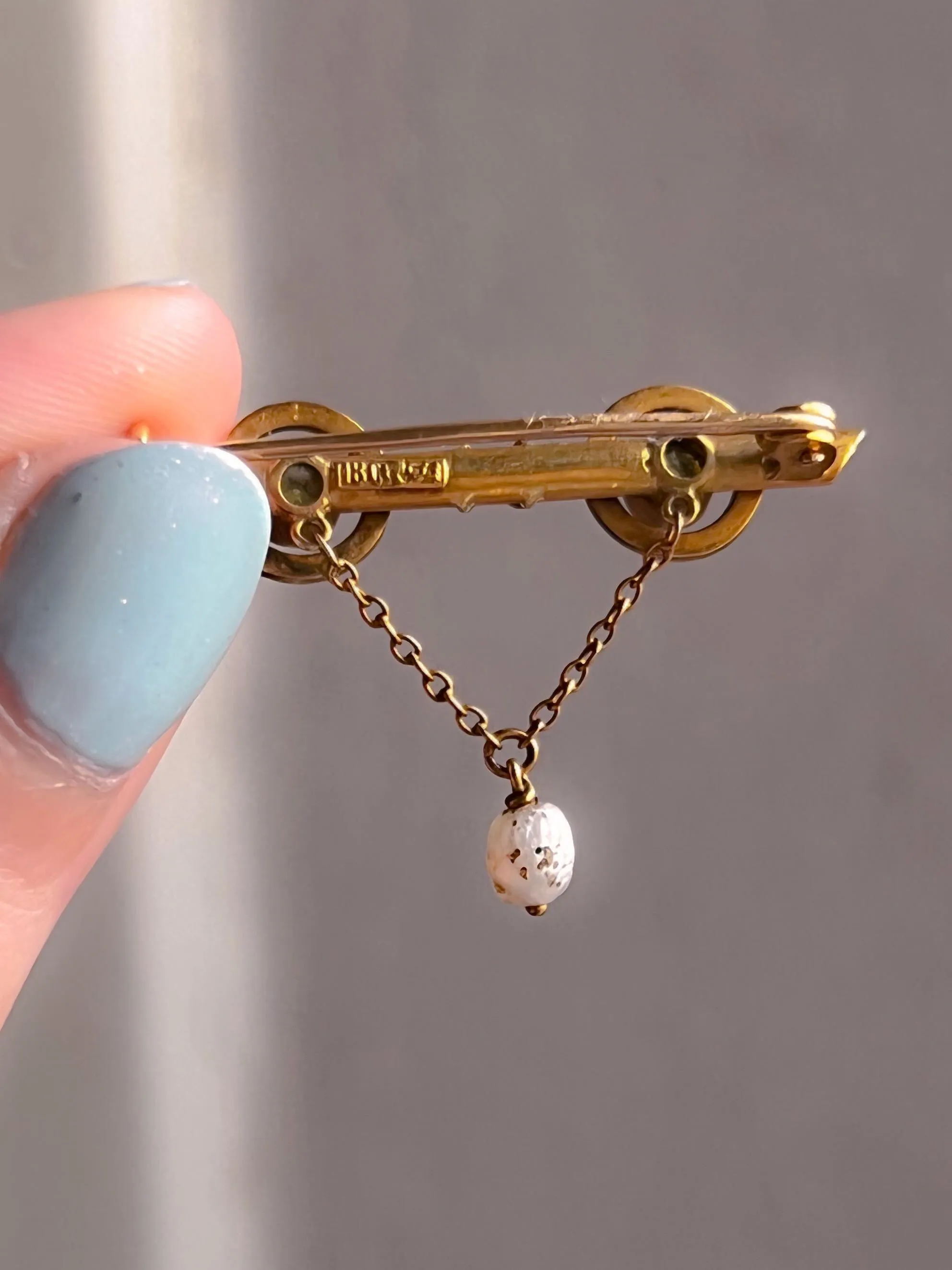 Peridot and White Enamel Bar Brooch in 18k