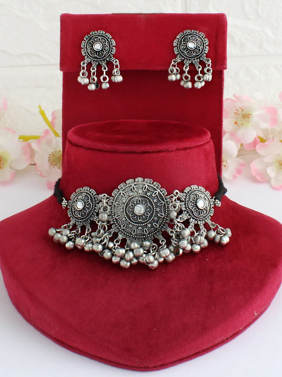 Poorvi Choker Necklace Set