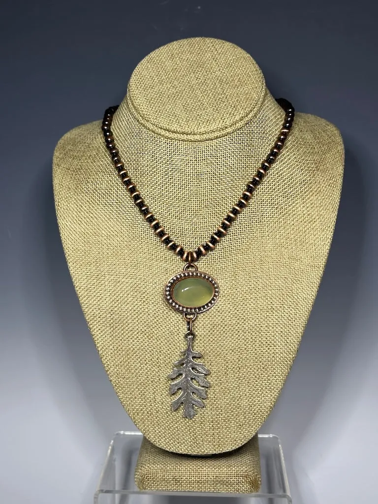 "PREHNITE LEAF NECKLACE JK147