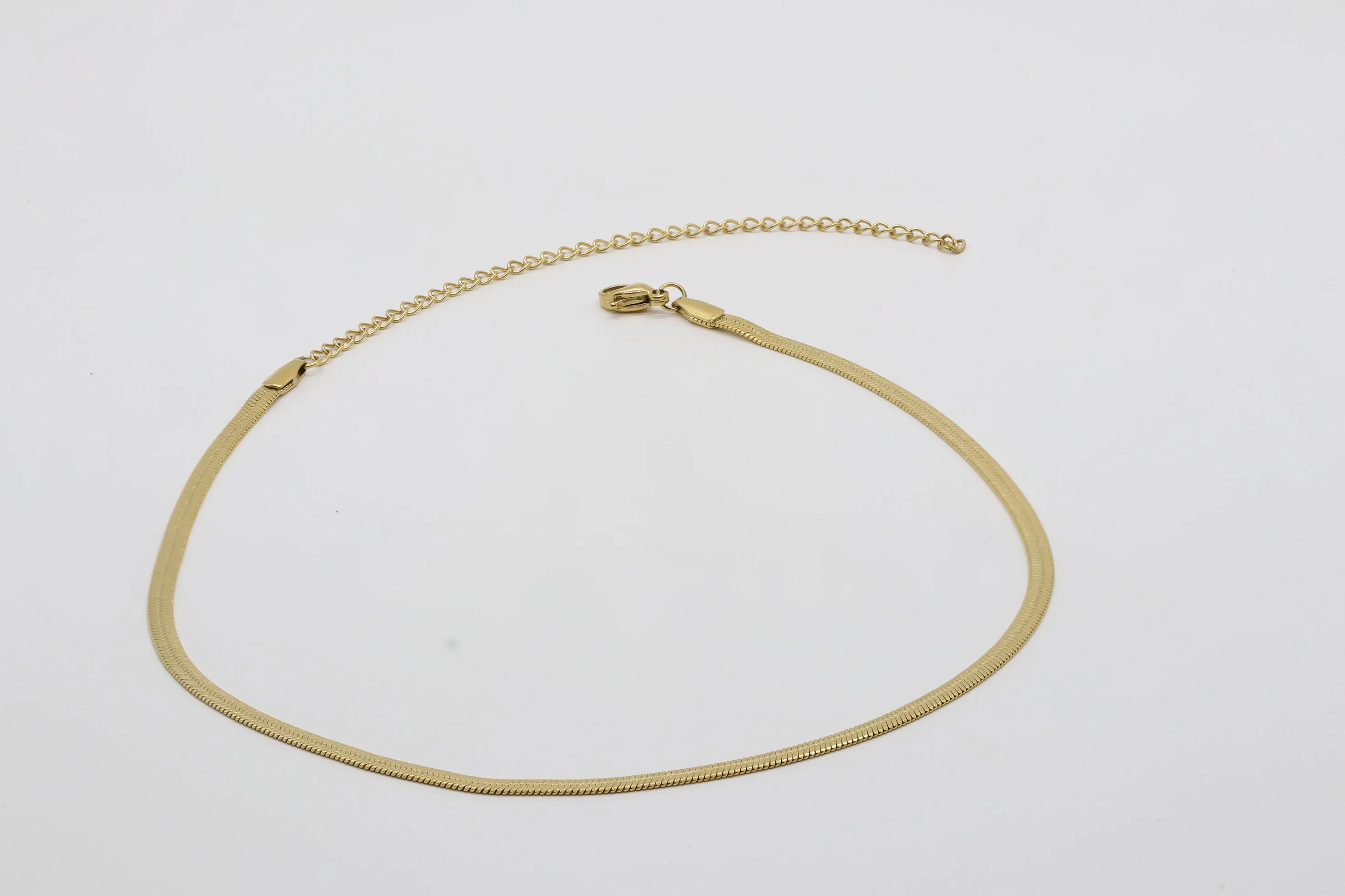 Sleek Gold Choker