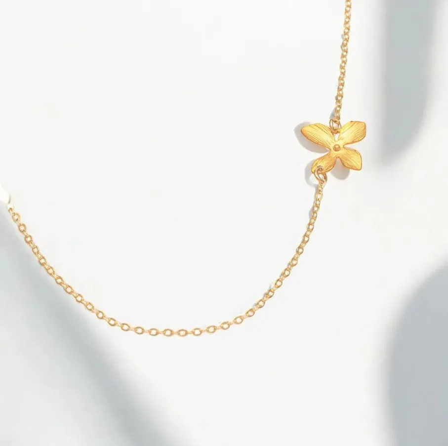 Tiny Flower Pendant Choker