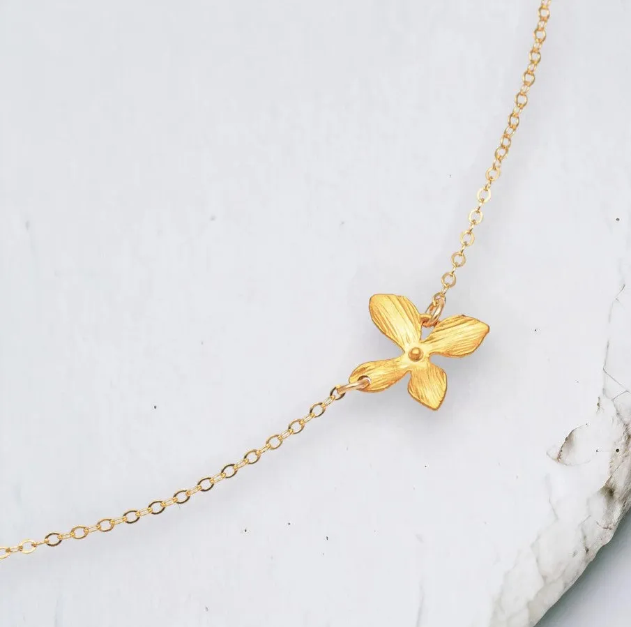 Tiny Flower Pendant Choker