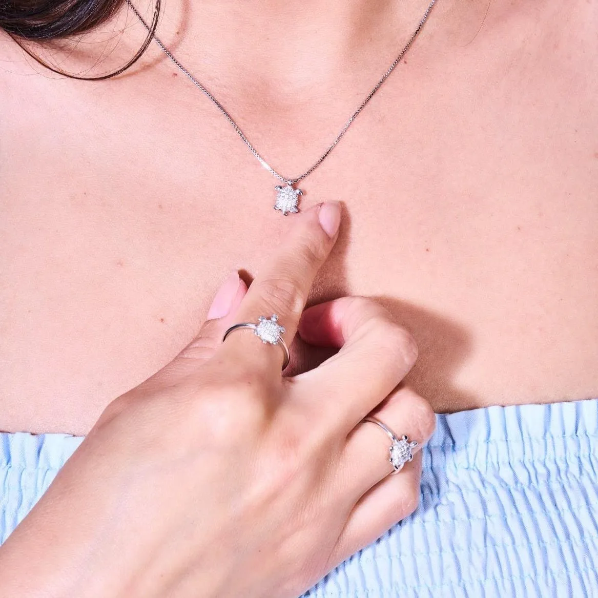 Tortuga | .925 Sterling Silver | Crystal Sea Turtle Infinity Clasp Necklace