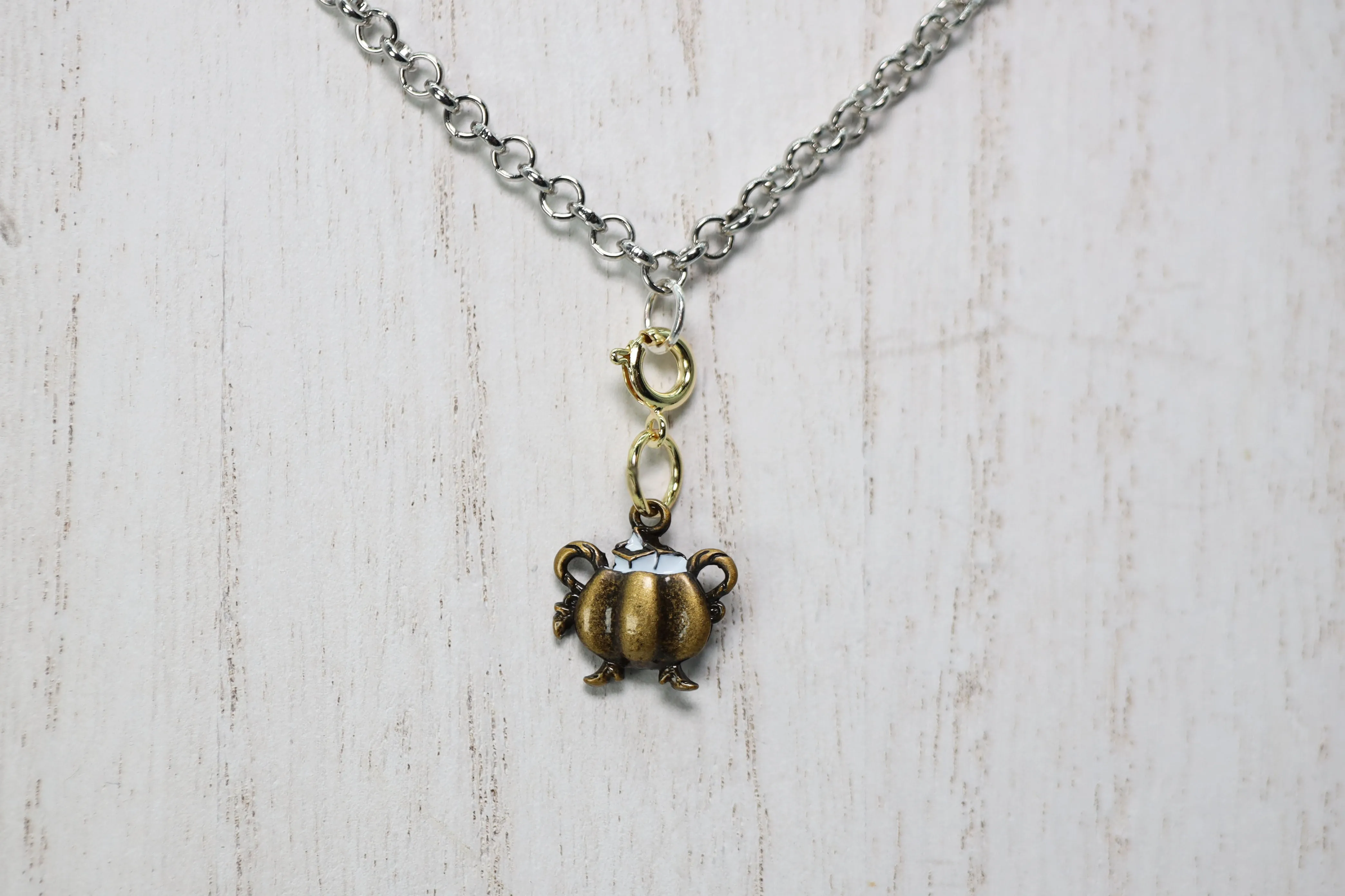 Traveler's Trinkets: Pumpkin Sugar Bowl Charm