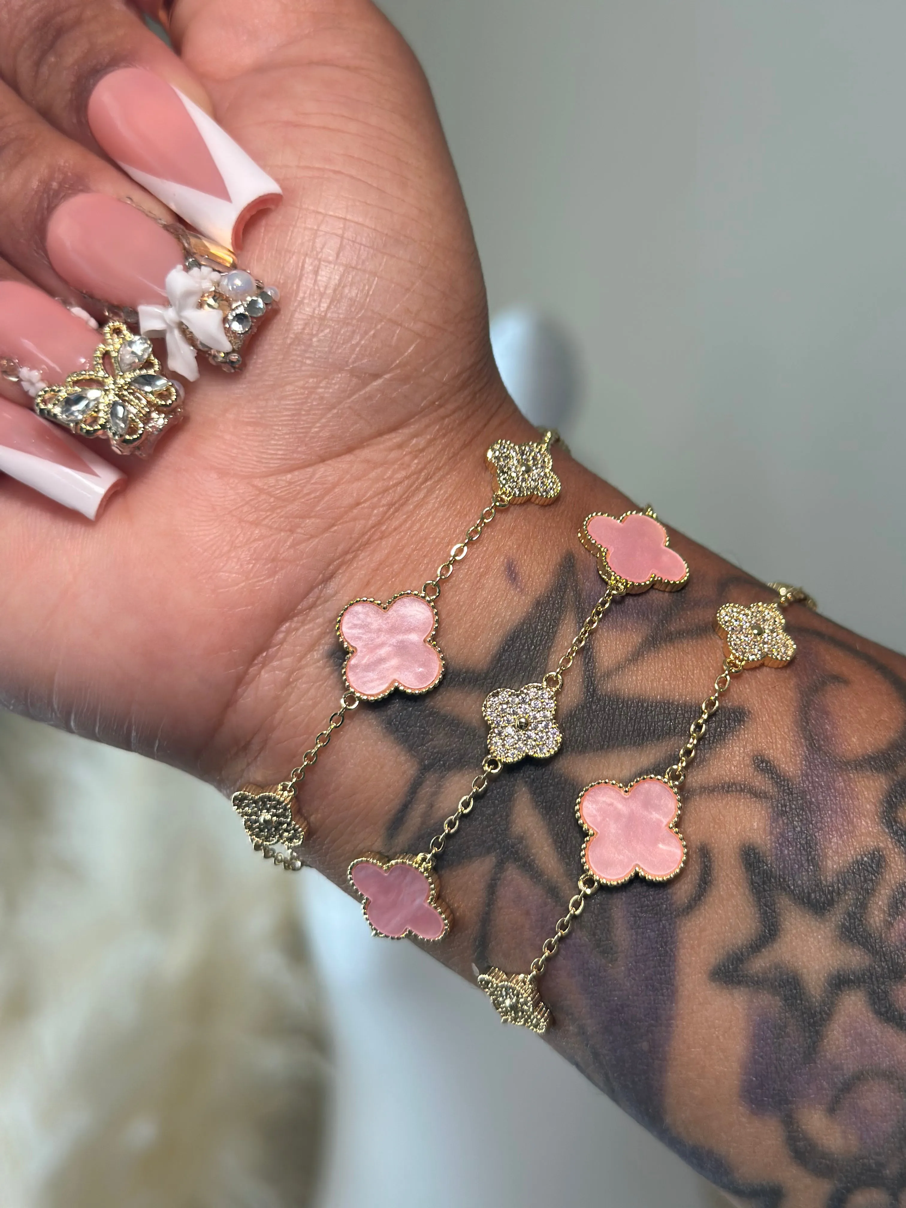 TWO TONE MARBLE CLOVER BRACELET | GOLD