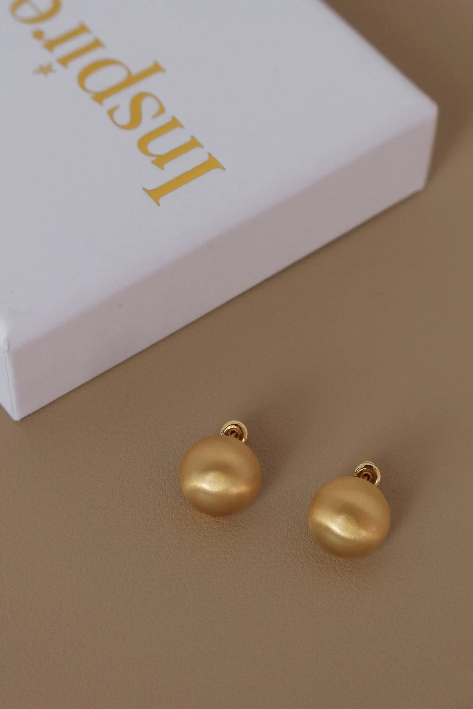 Vanity Fair Jewelry Set