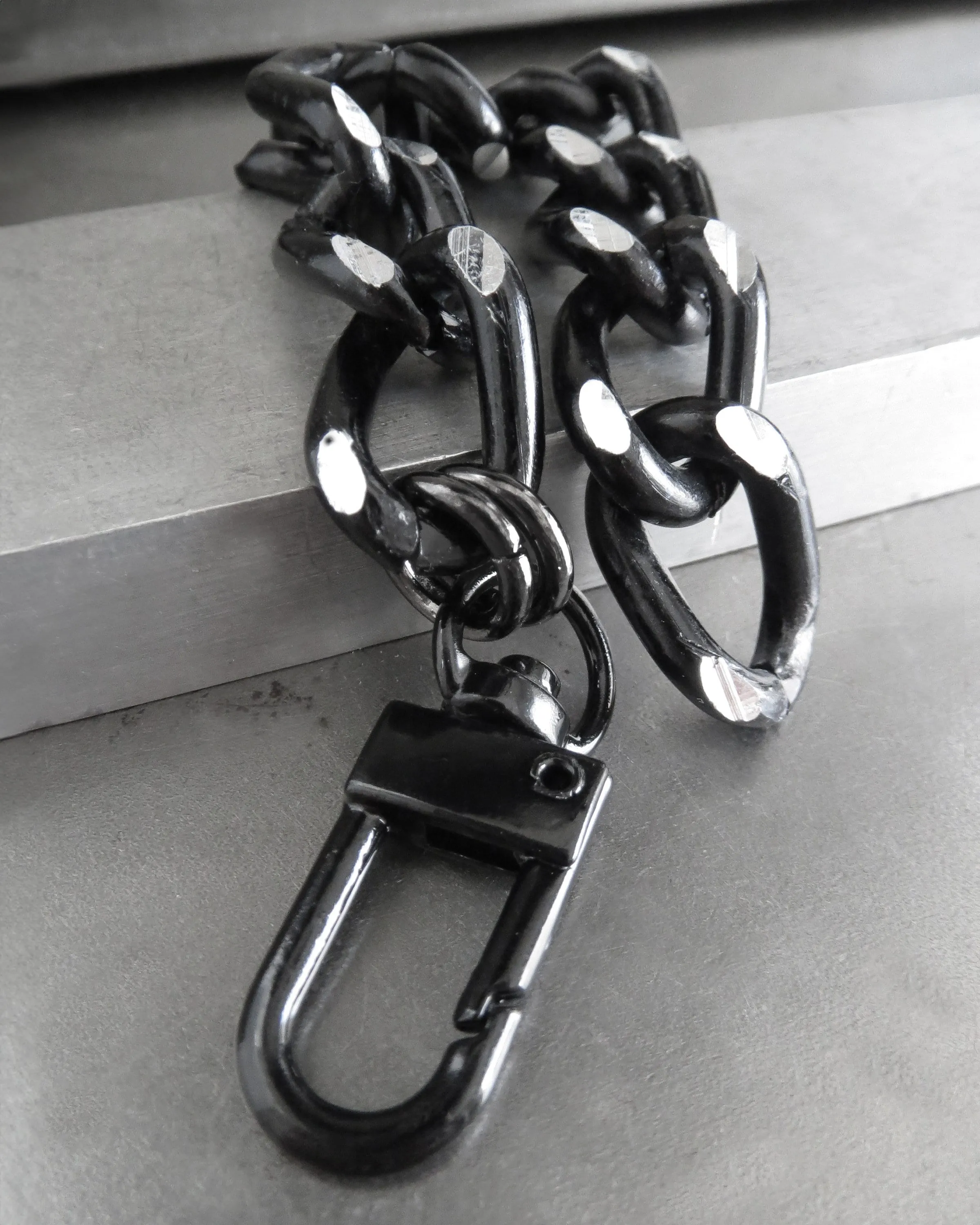 VIBE - Thick Black and Silver Chain Bracelet