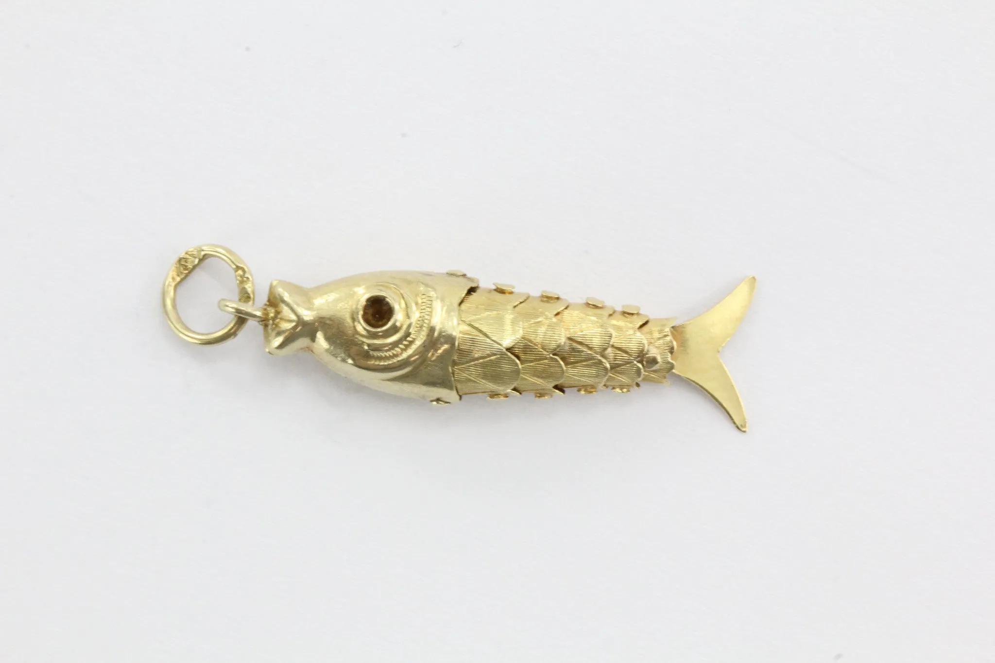 Vintage 18K Gold Reticulated Fish Charm